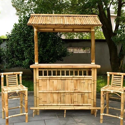 Porta all'aperto dell'interno di Tiki Bars With Cabinet And della spiaggia del partito