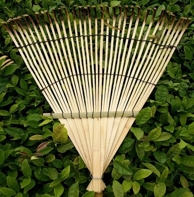 Rastrello di bambù fatto a mano 1.40m 12 denti per spazzare asciutto delle foglie e giardino che pulisce i rastrelli di giardino naturali