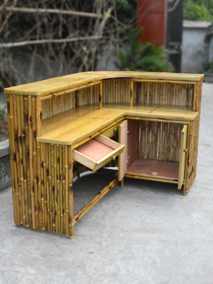 Partito Tiki Bar tropicale di bambù della cabina 220x160cm con i panchetti di sotto dello scaffale del Governo