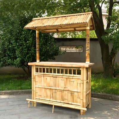 Porta all'aperto dell'interno di Tiki Bars With Cabinet And della spiaggia del partito