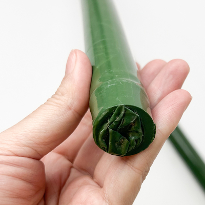 Colli di bambù rivestiti di plastica Colli di bambù rivestiti di verde e nero fatti a mano